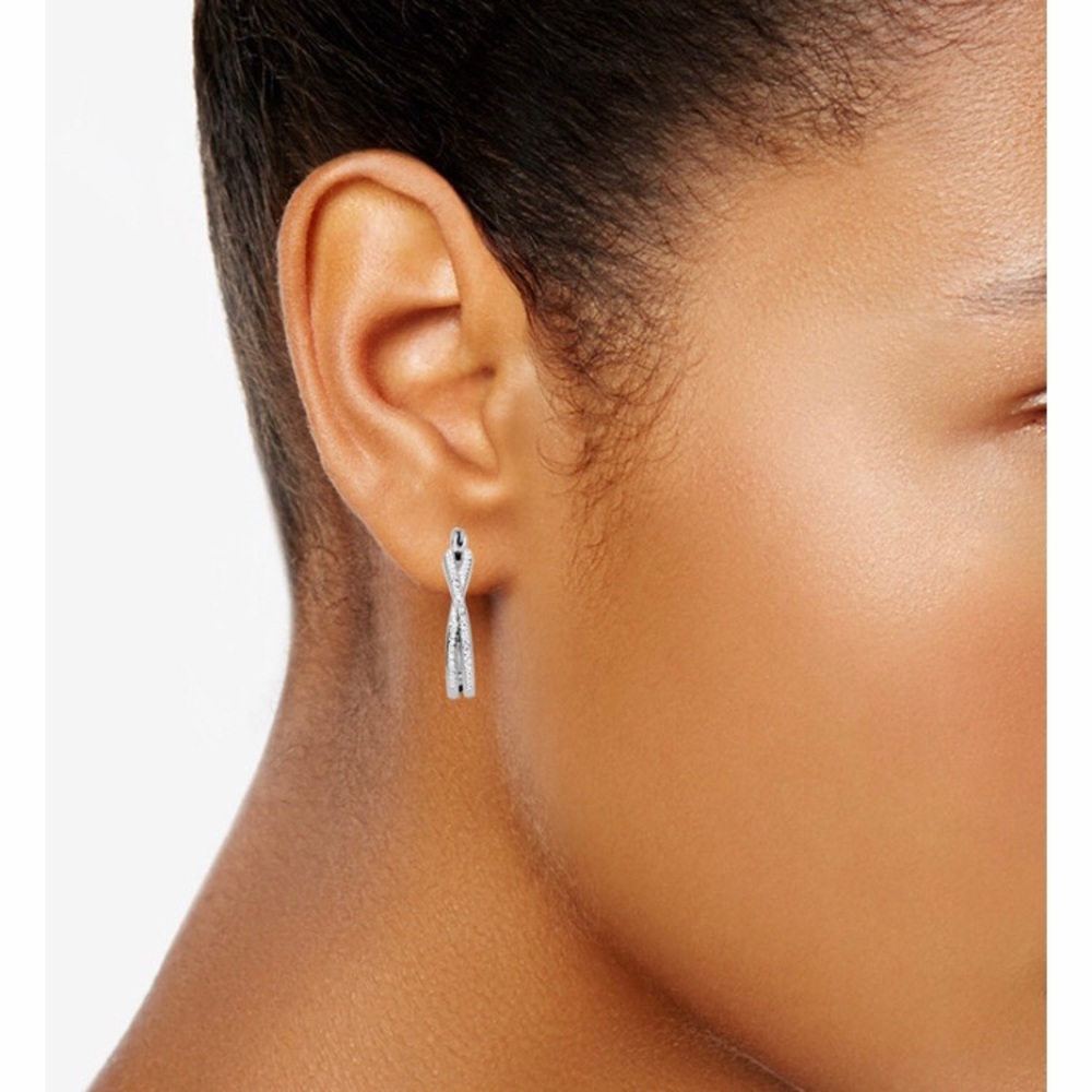 Crystal small crossover hoop earrings, 0.95" in silver plate. NEW!!! 💎💎💎